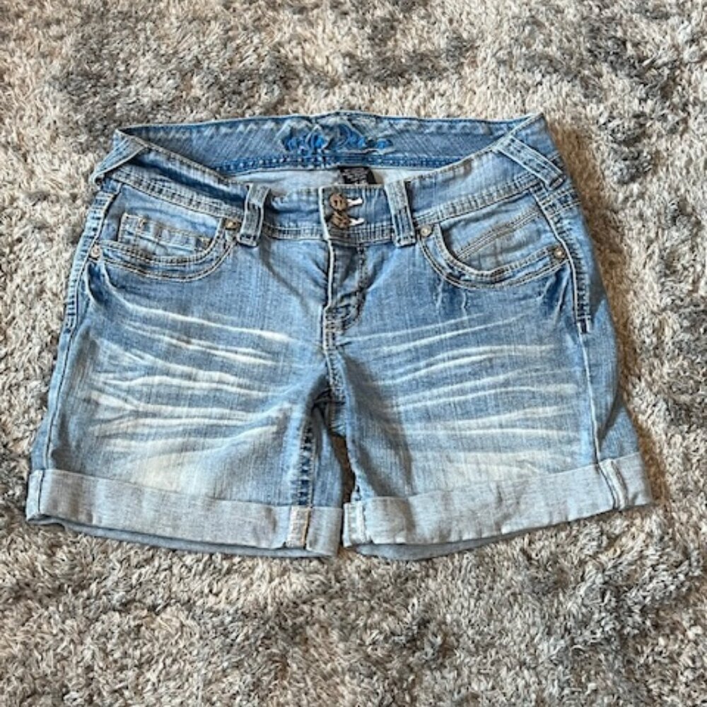Ariya Jeans Women's Shorts Size 5/6 Light Wash